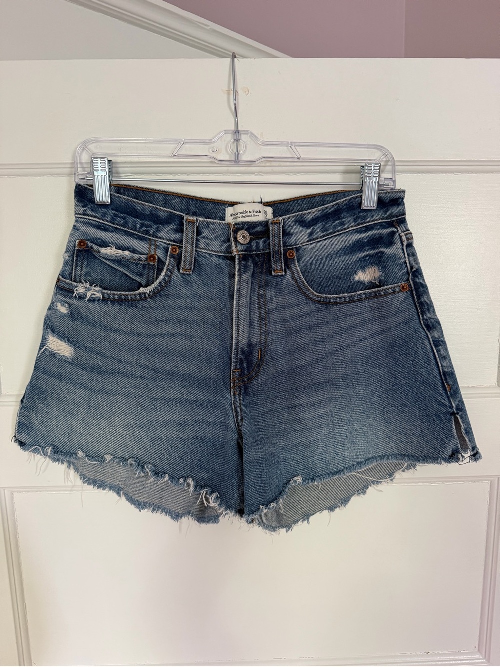 Abercrombie Curve Love Mid Rise Boyfriend Shorts 26 2 Distressed Denim